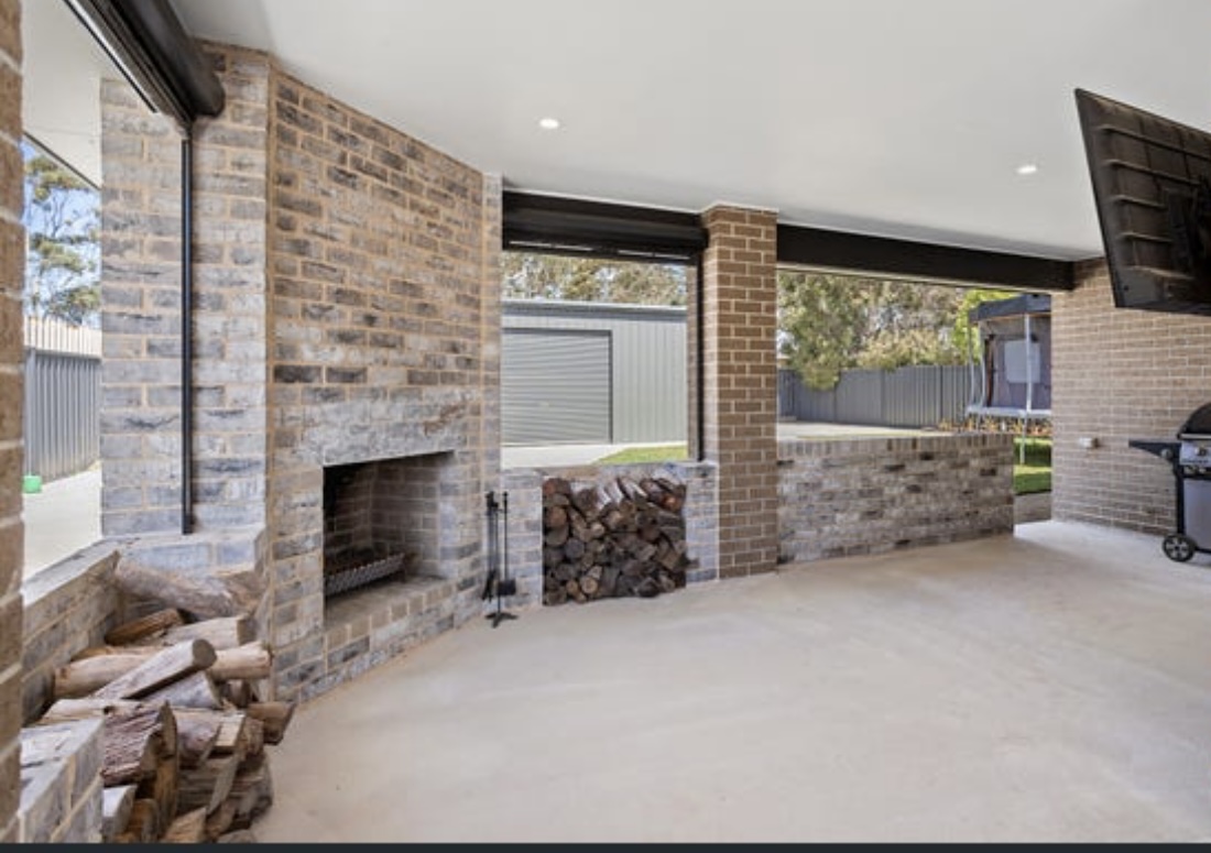 Outdoor entertaining area